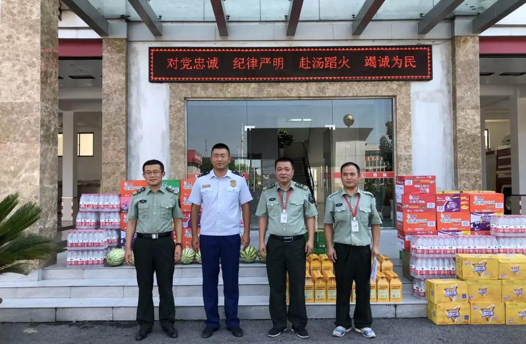 馬仁奇峰景區(qū)向消防、公安、交警等部門送上節(jié)日慰問！