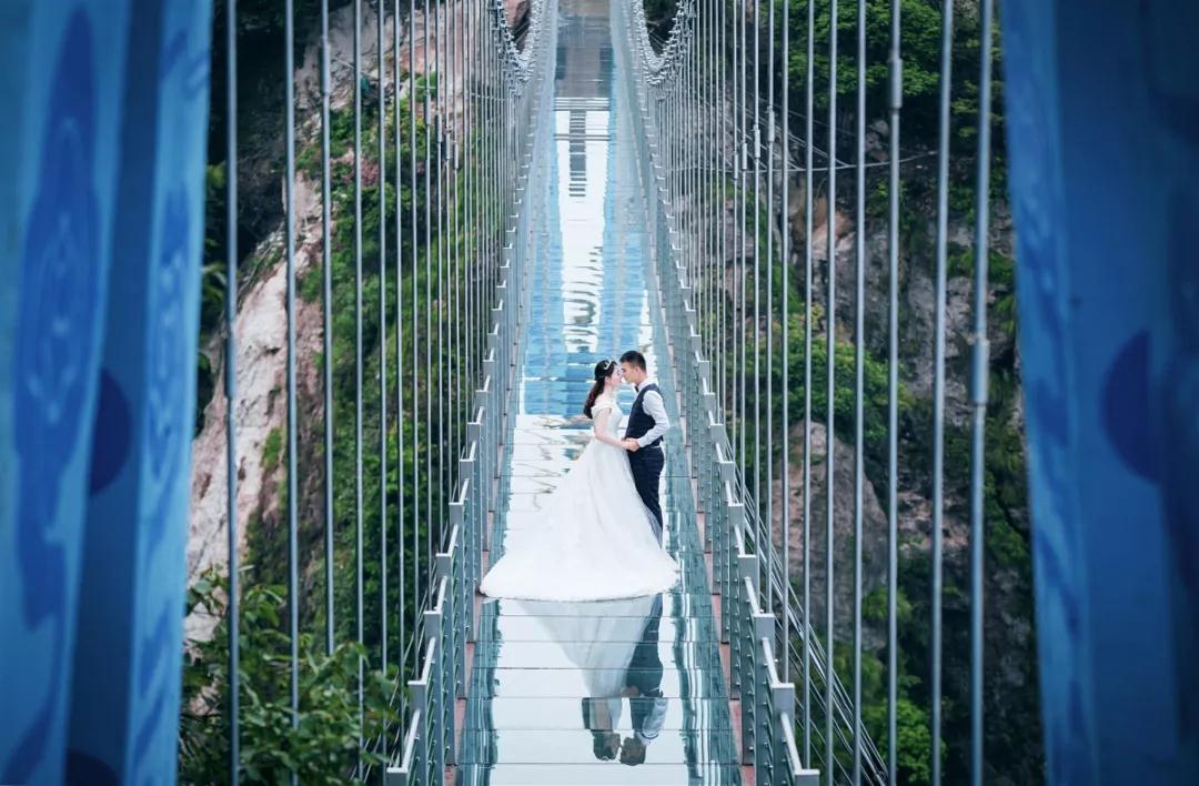 浪漫七夕·天橋之吻！馬仁奇峰景區(qū)憑借結(jié)婚證免費(fèi)入園！