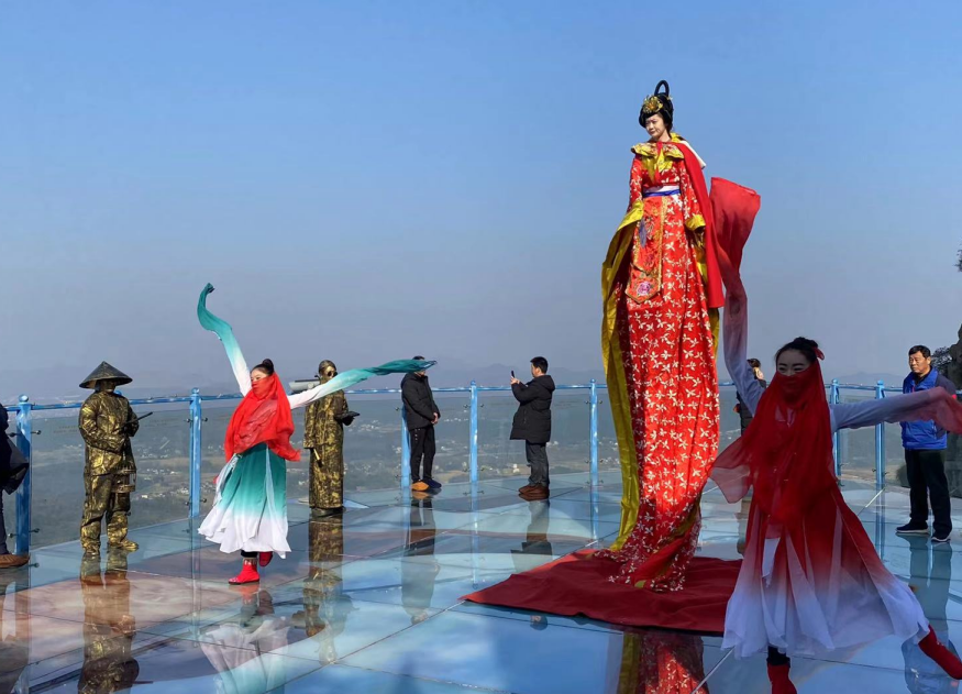 新年到！真·天空之境遇見高桿女神，千副春聯(lián)免費(fèi)送！