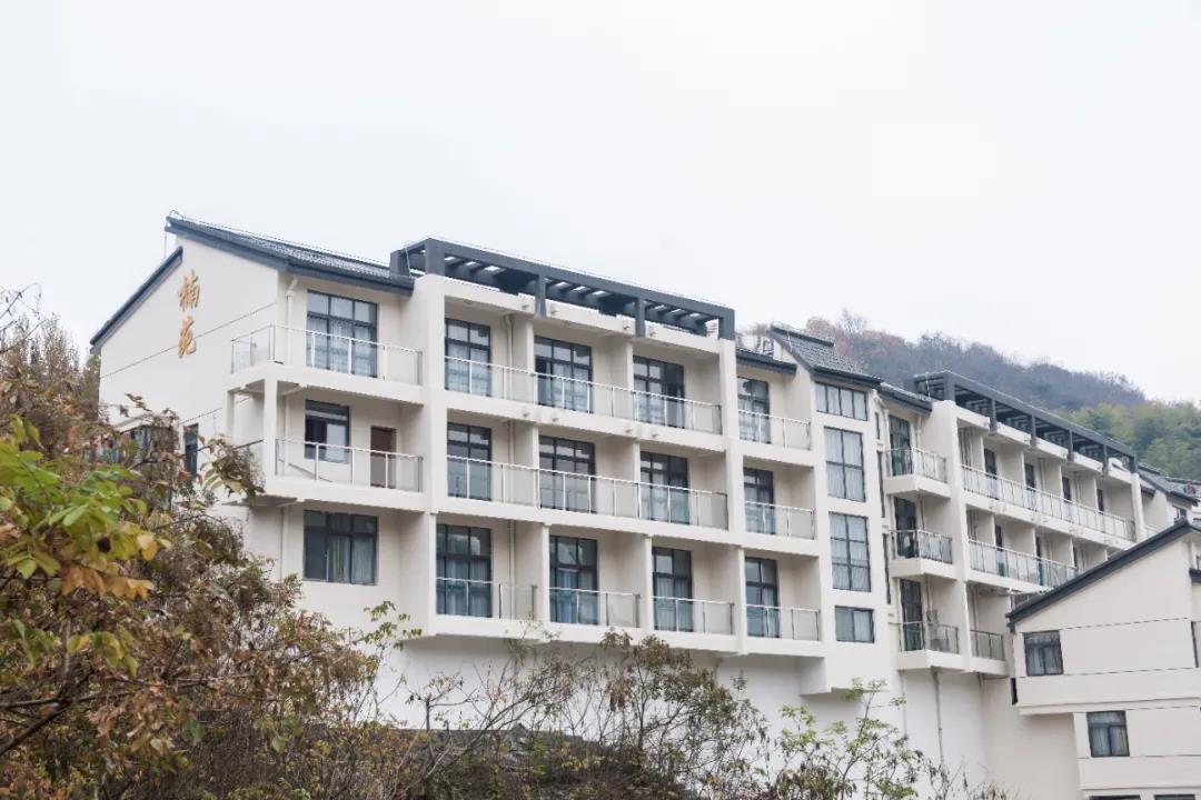交出手機(jī)！住宿免費(fèi)！你敢挑戰(zhàn)嗎？